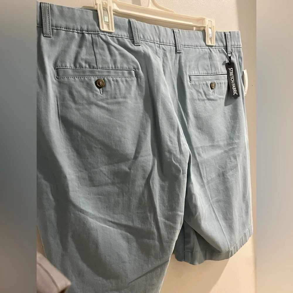 Roundtree & Yorke Blue Flat Front Shorts, size 42, 9 inch inseam, new! - Picture 4 of 5